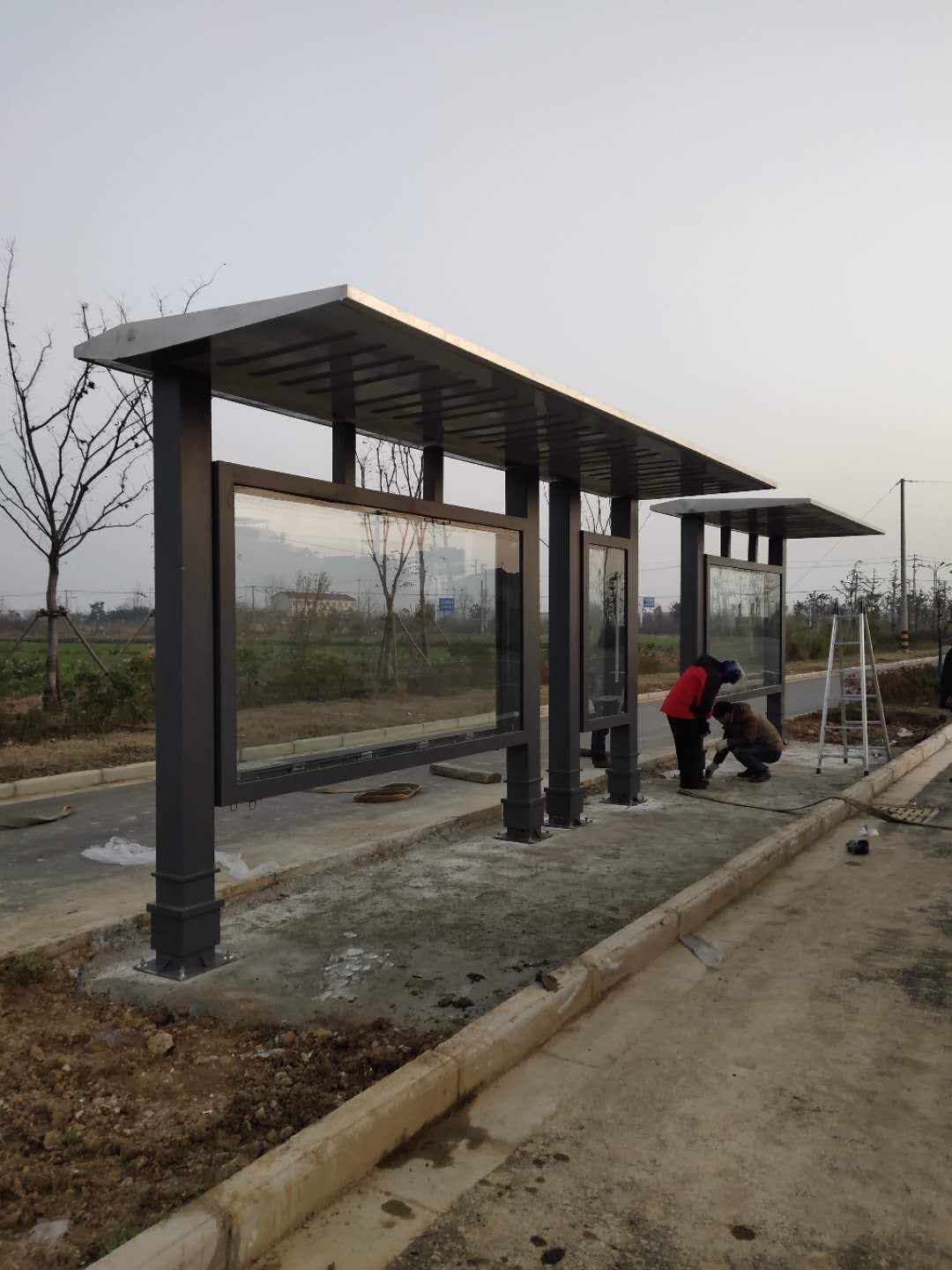 候车亭建造